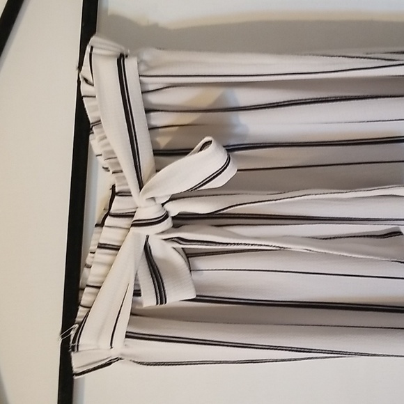 ***- LIKE AN ANGEL Split Side Wide Leg White & Black Stripes Pants - Picture 3 of 6